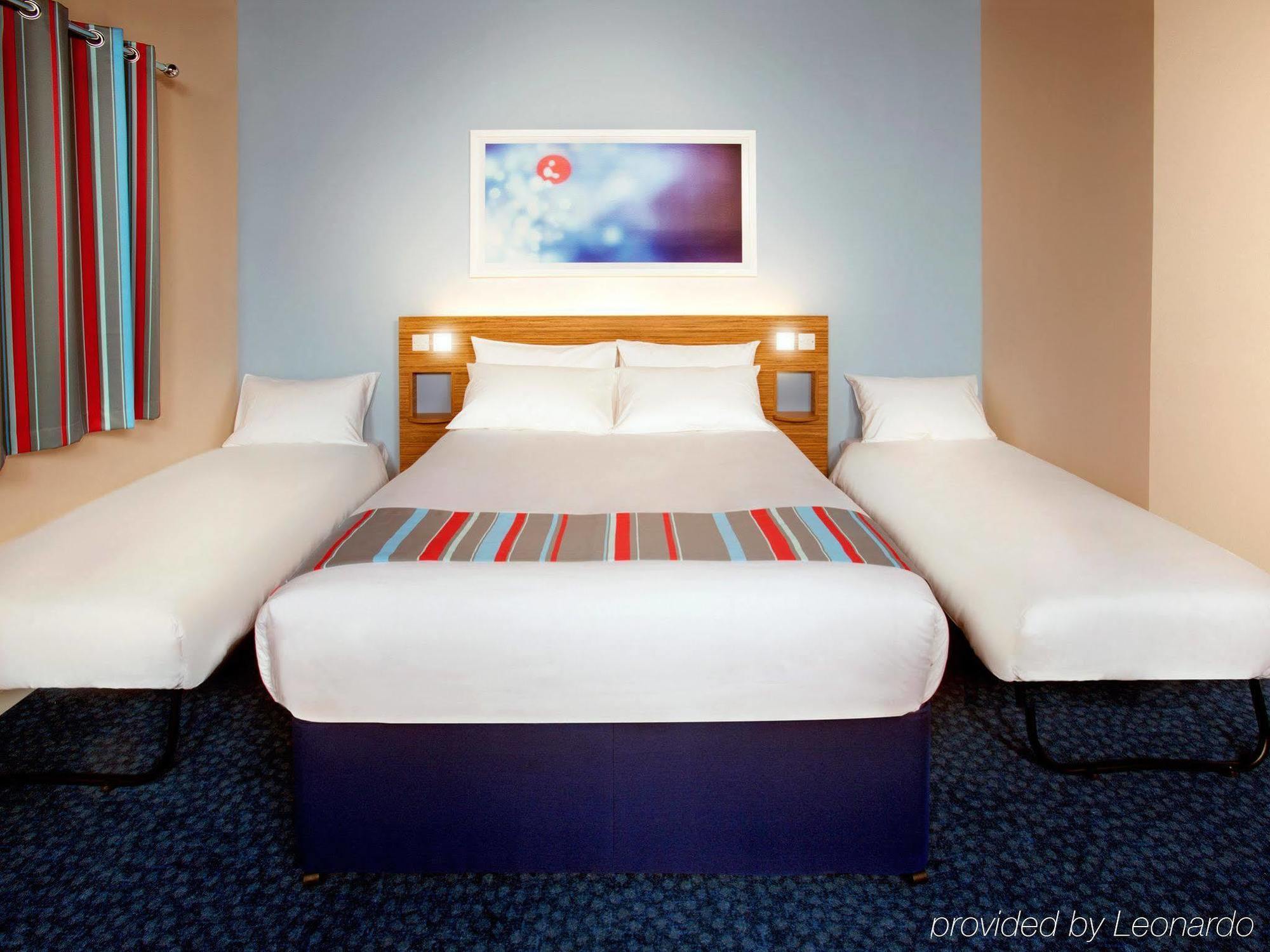Travelodge Glasgow Airport Hotel Exterior photo