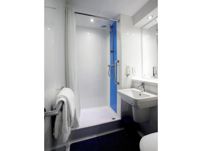 Travelodge Glasgow Airport Hotel Exterior photo