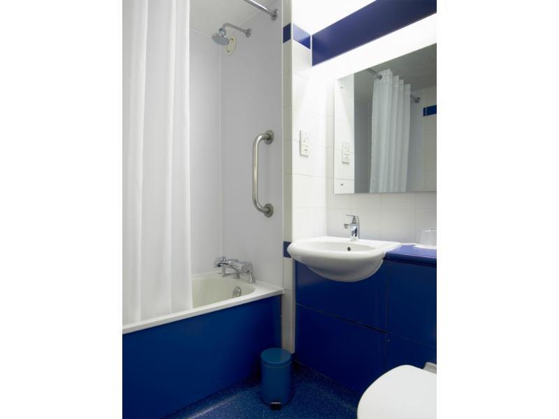 Travelodge Glasgow Airport Hotel Exterior photo