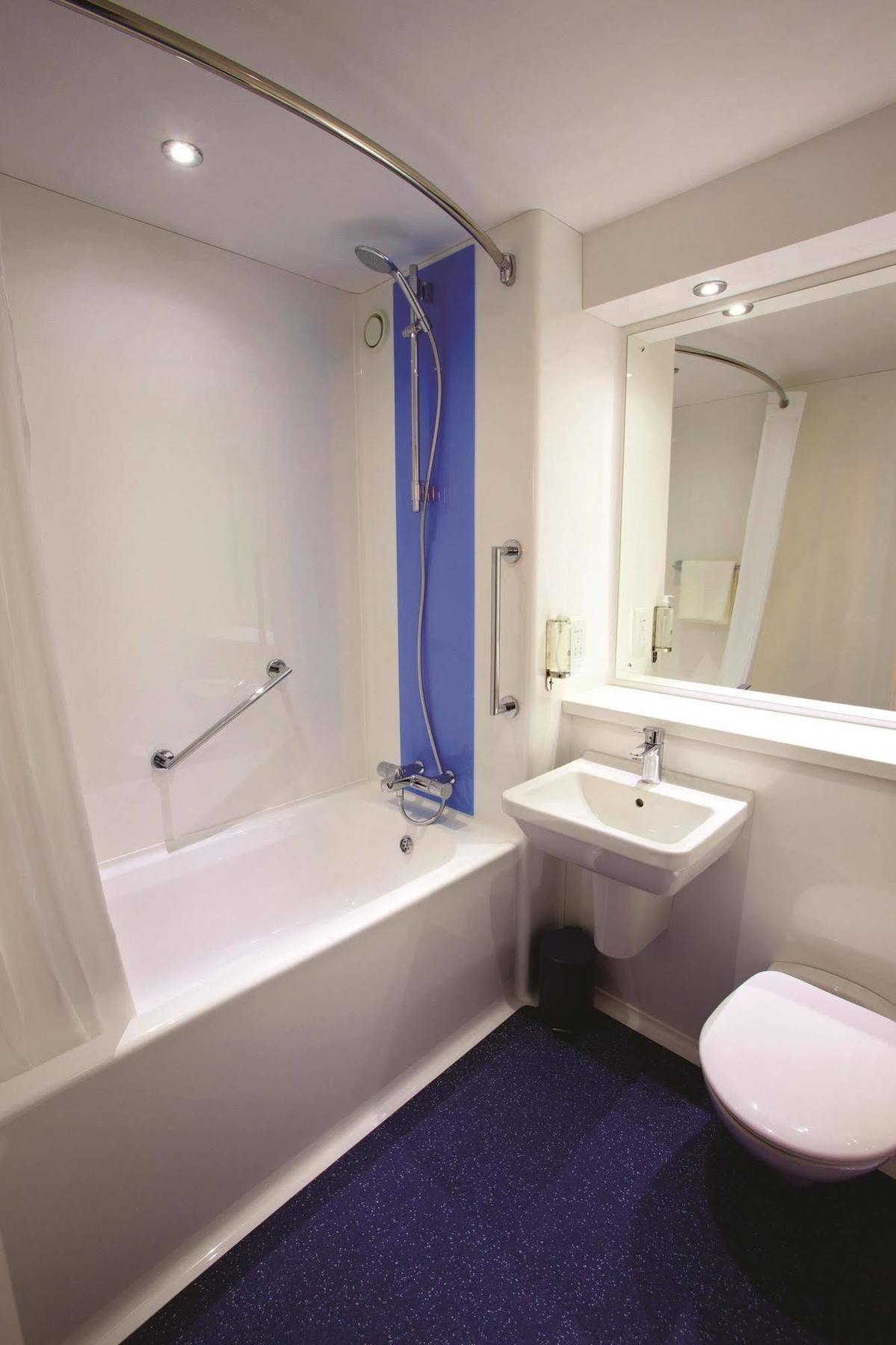 Travelodge Glasgow Airport Hotel Exterior photo