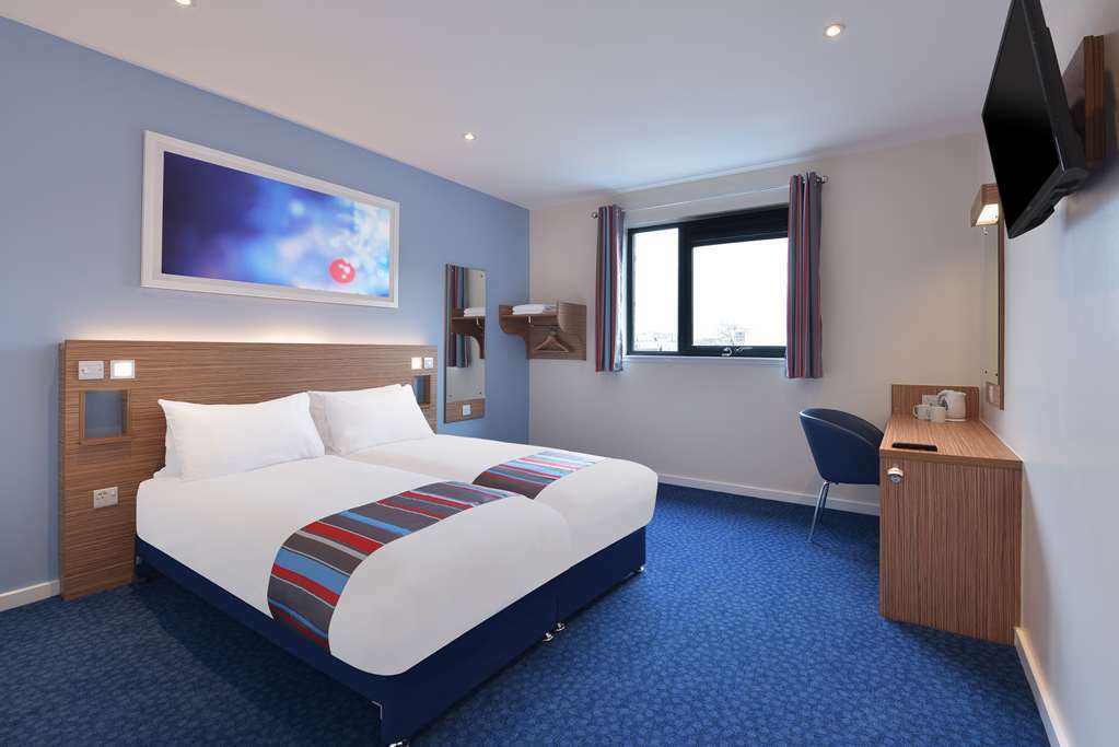 Travelodge Glasgow Airport Hotel Room photo